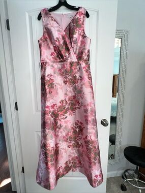 KAY UNGER Pink Floral V-Neck A-Line formal gown